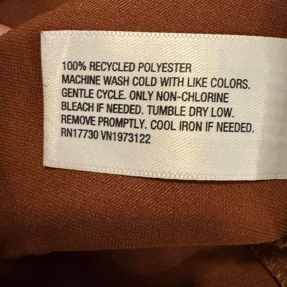 A New Day Women’s 2X Brown Satin Button Down Blouse Long Sleeve Plus - Picture 4 of 5